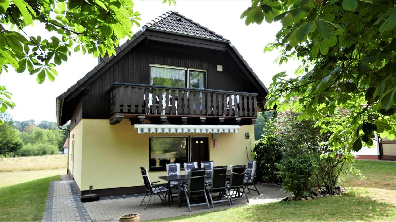 Helles Ferienhaus Im Landhausstil Fuer Bis Zu 10 Personen Frielendorf エクステリア 写真